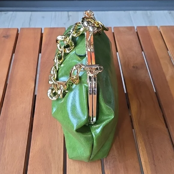 Elegant Green Bag With Gold Chain - Picture 7 of 10